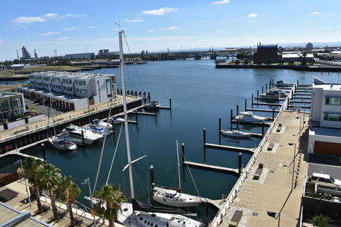 Breakwater Apartment - Accommodation Redcliffe 2