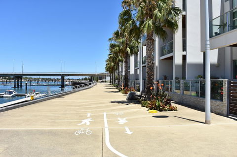 Breakwater Apartment - Accommodation Redcliffe 5