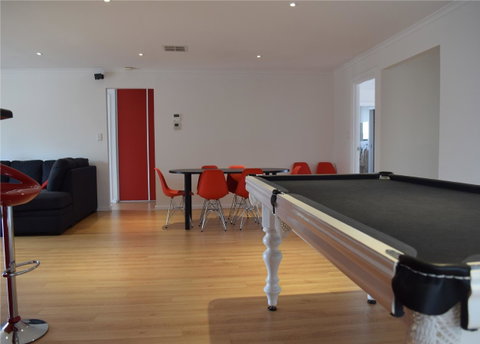 South Coast Escape - Accommodation Redcliffe 3
