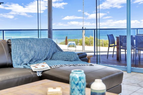Sail Away - Accommodation Redcliffe 0