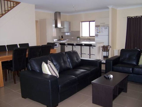 Relax On Par - Accommodation Redcliffe 8