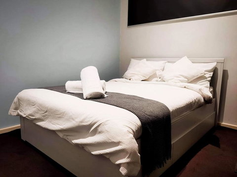 Project BNB On York - Accommodation Redcliffe 5