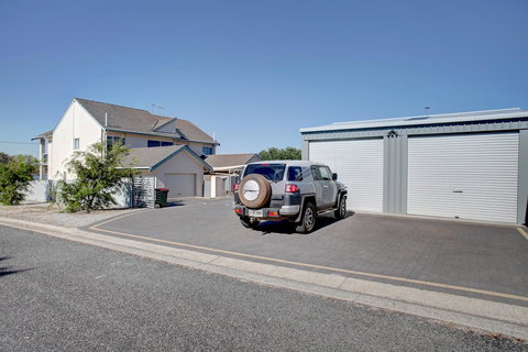 Bay Bliss - Accommodation Redcliffe 6