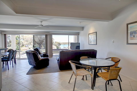 Bay Bliss - Accommodation Redcliffe 8