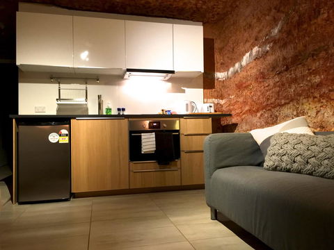 The Lookout Cave Underground Motel - Accommodation Redcliffe 13