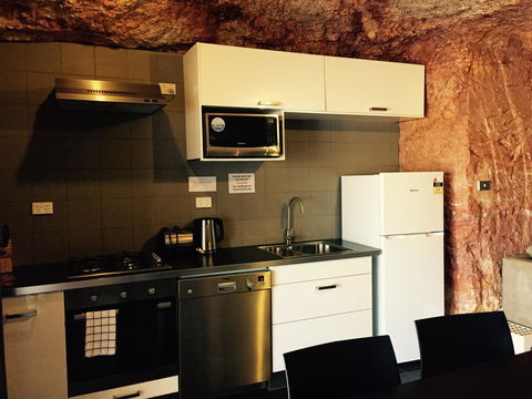 The Lookout Cave Underground Motel - Accommodation Redcliffe 29