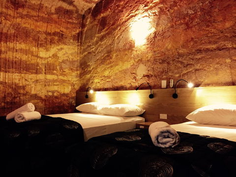 The Lookout Cave Underground Motel - Accommodation Redcliffe 34