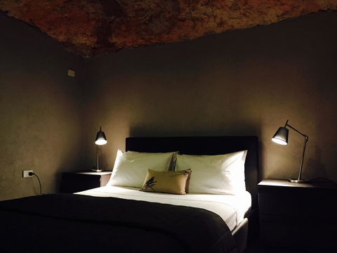 The Lookout Cave Underground Motel - Accommodation Redcliffe 40