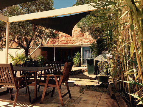 The Lookout Cave Underground Motel - Accommodation Redcliffe 16