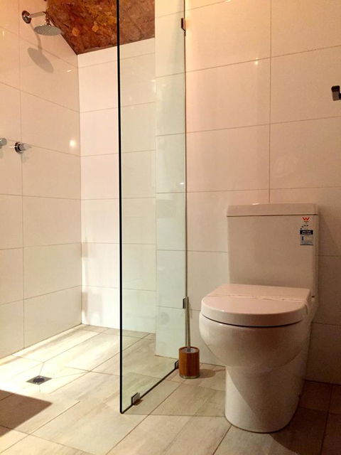 The Lookout Cave Underground Motel - Accommodation Redcliffe 38