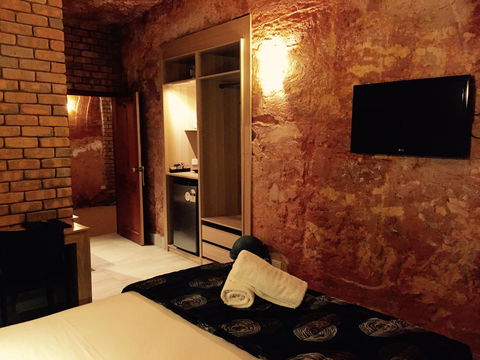 The Lookout Cave Underground Motel - Accommodation Redcliffe 42