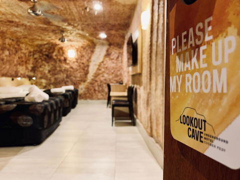 The Lookout Cave Underground Motel - Accommodation Redcliffe 4