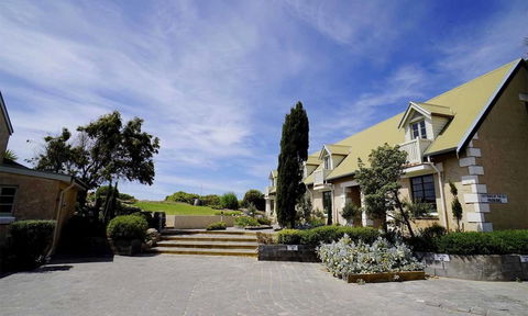 Caledonian Inn - Accommodation Redcliffe 0