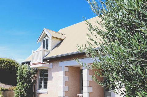 Caledonian Inn - Accommodation Redcliffe 13