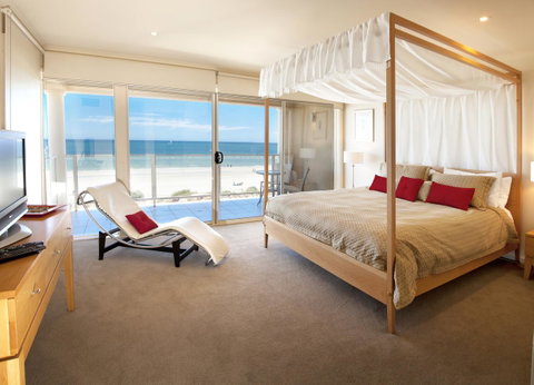 Adelaide Luxury Beach House - Accommodation Redcliffe 4