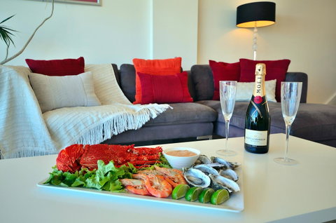 Adelaide Luxury Beach House - Accommodation Redcliffe 28