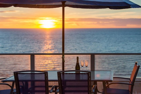 Adelaide Luxury Beach House - Accommodation Redcliffe 7