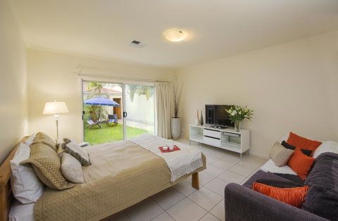 Adelaide Luxury Beach House - Accommodation Redcliffe 33