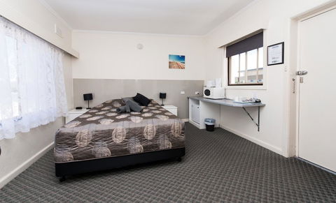 Blue Lake Motel - Accommodation Redcliffe 4