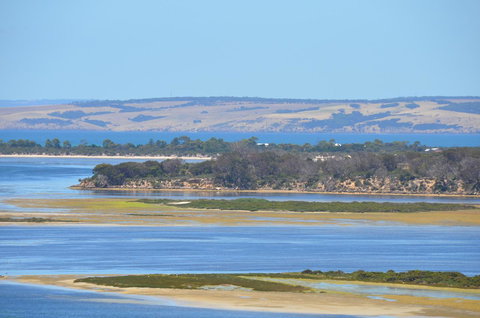 Of Stone & Wood Guesthouse - Accommodation Redcliffe 3