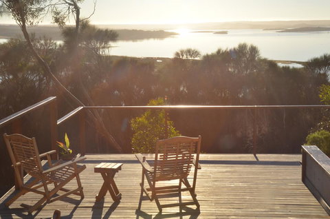 Of Stone & Wood Guesthouse - Accommodation Redcliffe 21