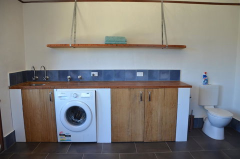 Of Stone & Wood Guesthouse - Accommodation Redcliffe 15