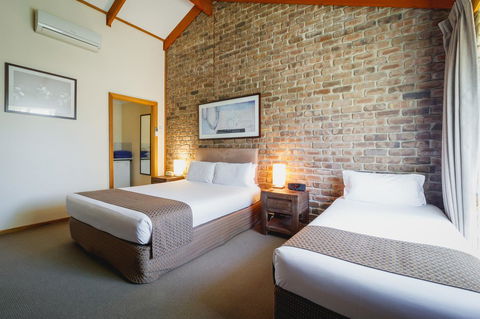 The Lodge By Manna - Accommodation Redcliffe 8