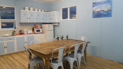 The Sandland Shack - Accommodation Redcliffe 2