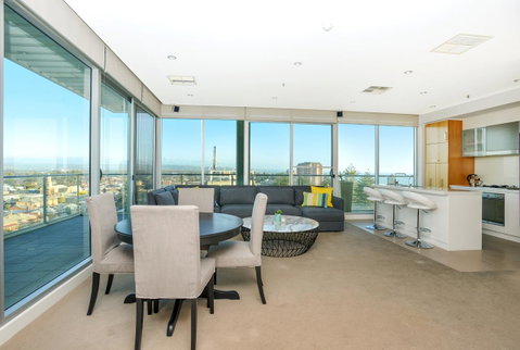 Glenelg Skyline Penthouse - Accommodation Redcliffe 7