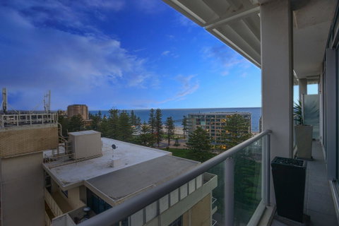 Glenelg Skyline Penthouse - Accommodation Redcliffe 5