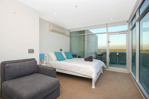 Glenelg Skyline Penthouse - Accommodation Redcliffe 36