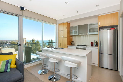 Glenelg Skyline Penthouse - Accommodation Redcliffe 9