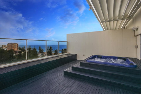 Glenelg Skyline Penthouse - Accommodation Redcliffe 2