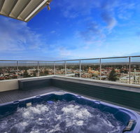 Glenelg Skyline Penthouse - Accommodation Redcliffe