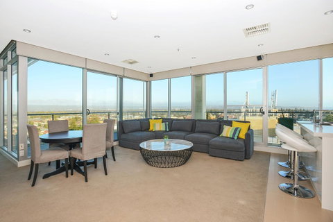 Glenelg Skyline Penthouse - Accommodation Redcliffe 8