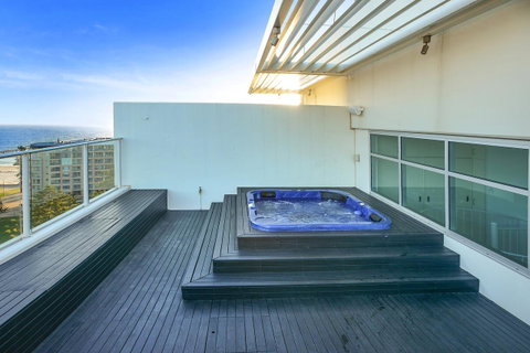 Glenelg Skyline Penthouse - Accommodation Redcliffe 15