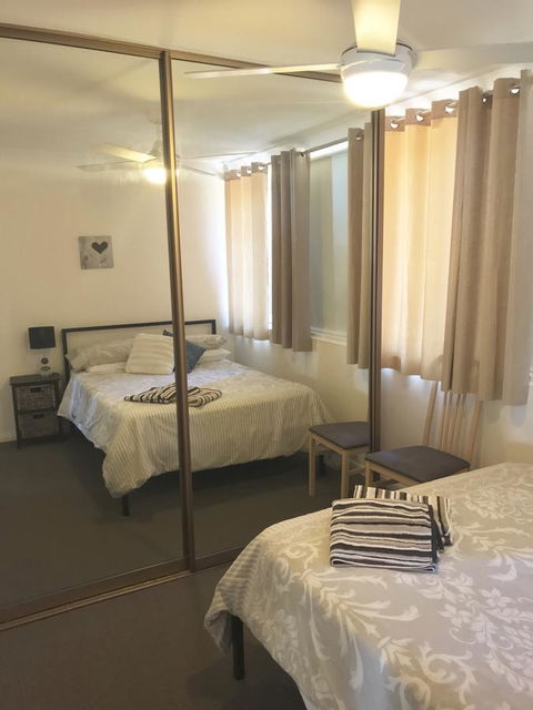 Lakeside - Accommodation Redcliffe 7