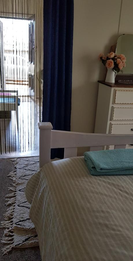 Sinclair Cottage - Accommodation Redcliffe 2