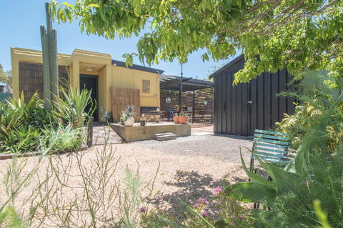 Sinclair Cottage - Accommodation Redcliffe 30