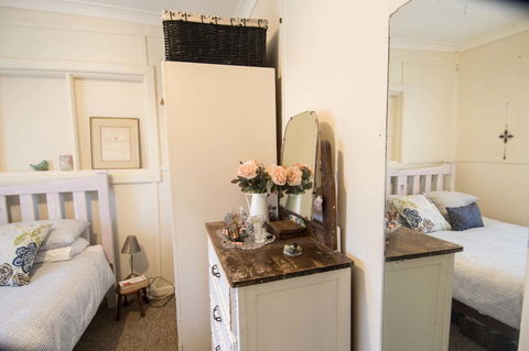 Sinclair Cottage - Accommodation Redcliffe 19
