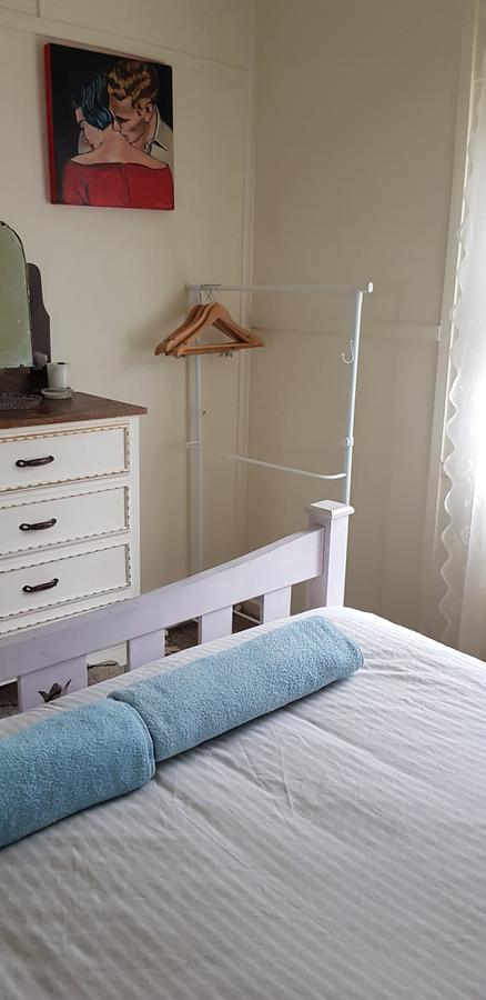 Sinclair Cottage - Accommodation Redcliffe 1