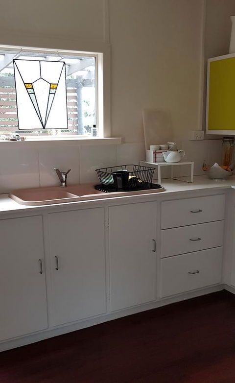 Sinclair Cottage - Accommodation Redcliffe 7