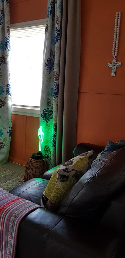 Sinclair Cottage - Accommodation Redcliffe 11