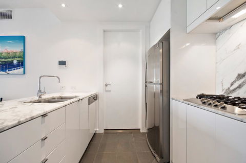 Swainson On Hindmarsh - Accommodation Redcliffe 2
