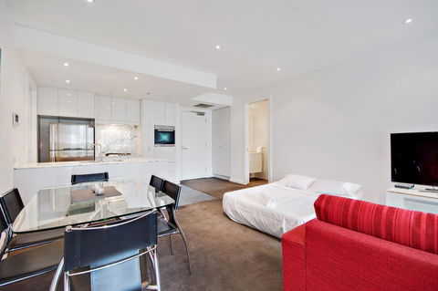 Swainson On Hindmarsh - Accommodation Redcliffe 7