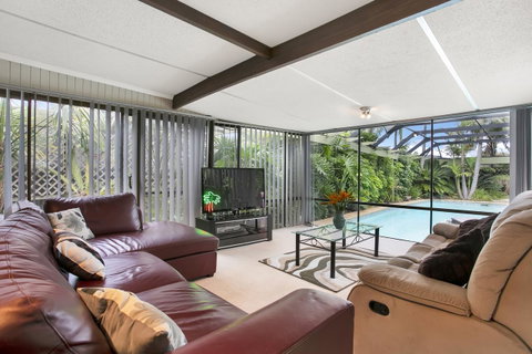The Palms - Accommodation Redcliffe 12
