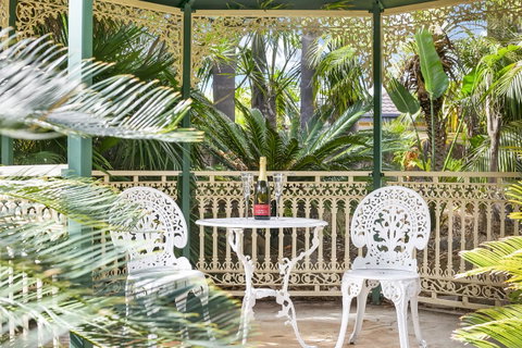 The Palms - Accommodation Redcliffe 9