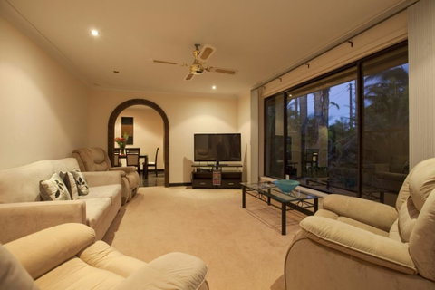 The Palms - Accommodation Redcliffe 18