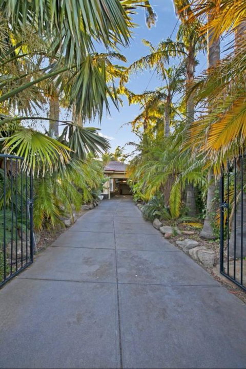 The Palms - Accommodation Redcliffe 6