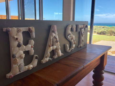 Middle River Beach House - East & West House - Accommodation Redcliffe 19